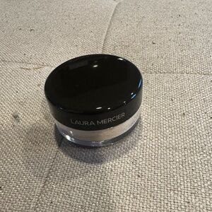 Laura Mercier mini setting powder